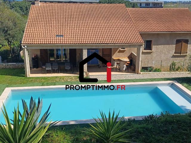 Maison 7 pièces 222 m²