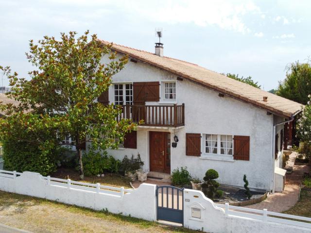 Maison 7 pièces 222 m²