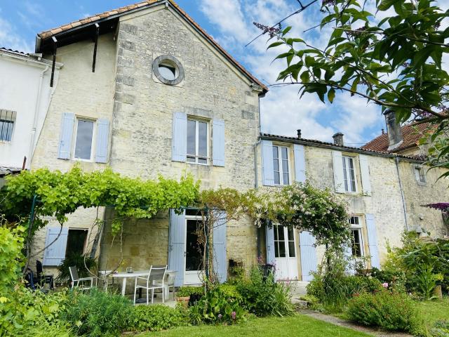 Maison 7 pièces 222 m²