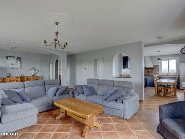 Maison 7 pièces 222 m²
