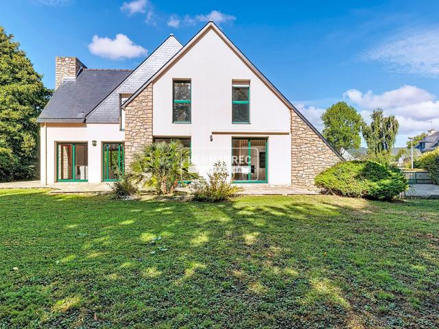 Maison 7 pièces 222 m²