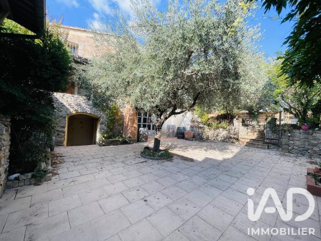 Maison 7 pièces 222 m²