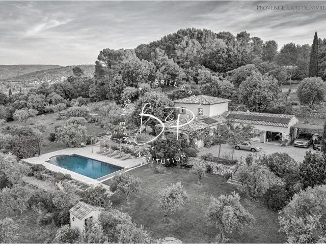 Maison 7 pièces 222 m²