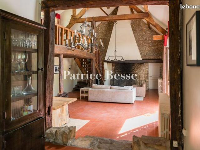 Maison 7 pièces 222 m²