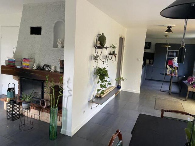 Maison 7 pièces, 222 m² à louer à Cranves Sales 74380