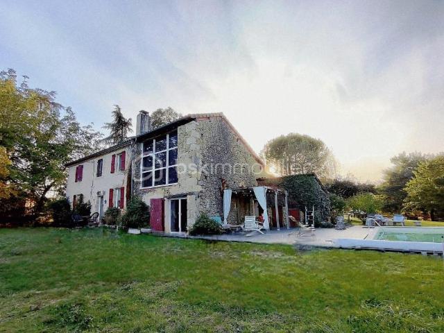 Maison 7 pièces 222m²