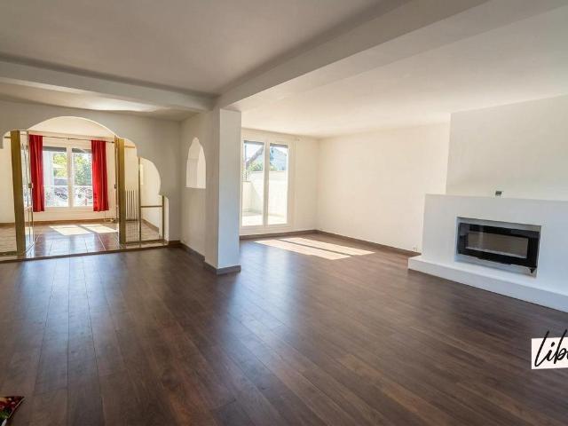 Maison 7 pièces 223 m²