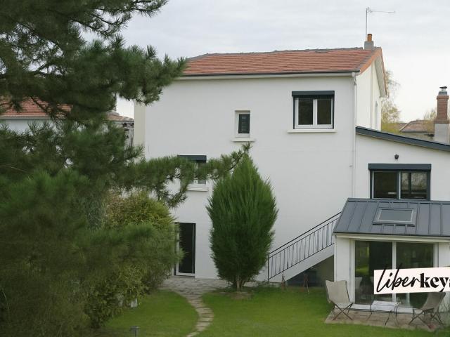 Maison 7 pièces 223 m²