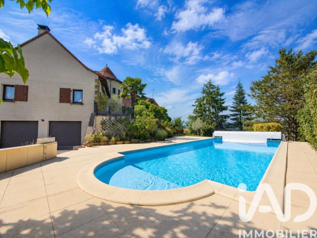Maison 7 pièces 223 m²