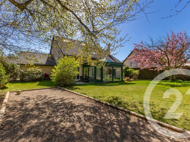 Maison 7 pièces 234 m²
