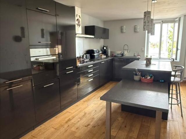 Maison 7 pièces 234 m²