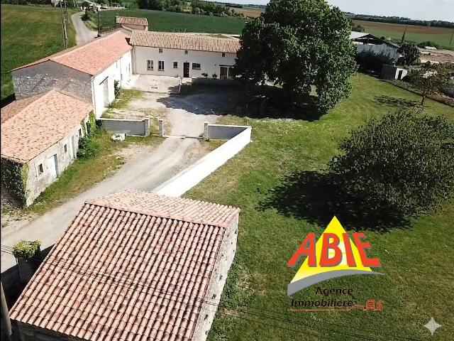 Maison 7 pièces 234 m²