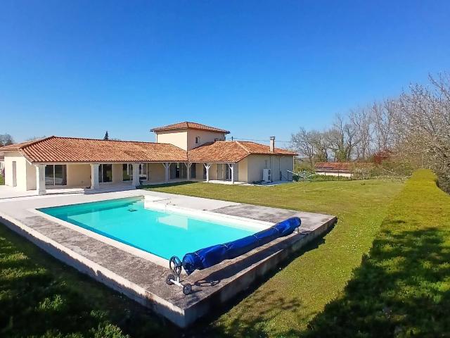 Maison 7 pièces 234 m²