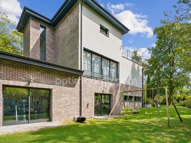 Maison 7 pièces 234 m²