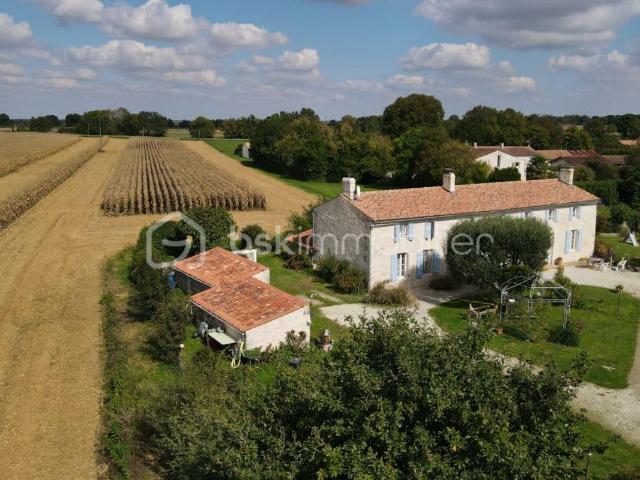 Maison 7 pièces 235 m²