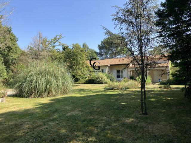 Maison 7 pièces 235 m²