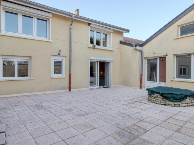 Maison 7 pièces 235 m²