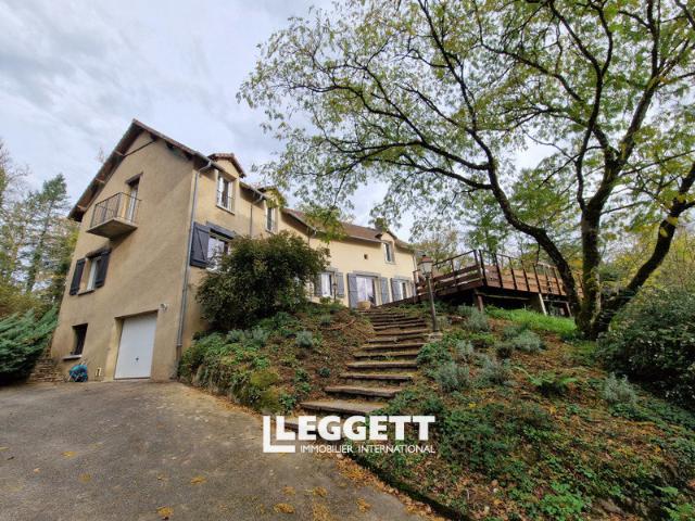 Maison 7 pièces 235 m²