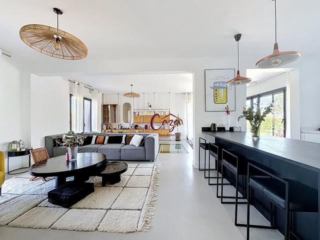 Maison 7 pièces 235 m²