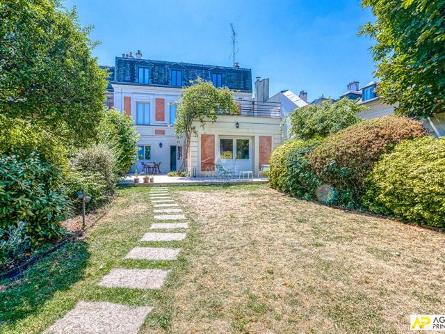 Maison 7 pièces 235 m²