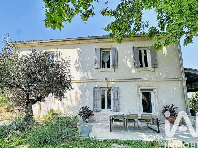 Maison 7 pièces 235 m²