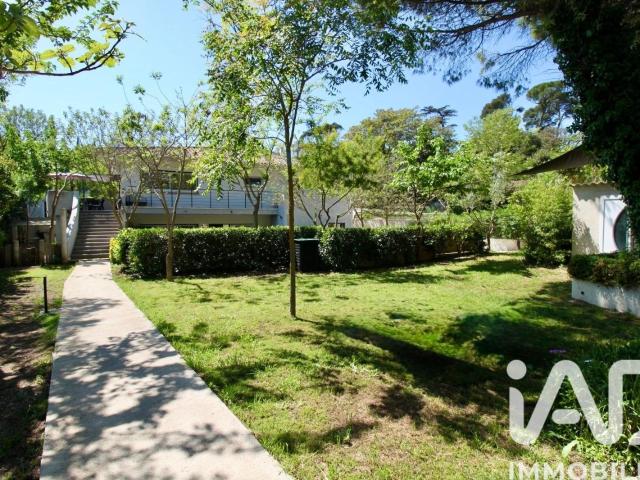 Maison 7 pièces 235 m²