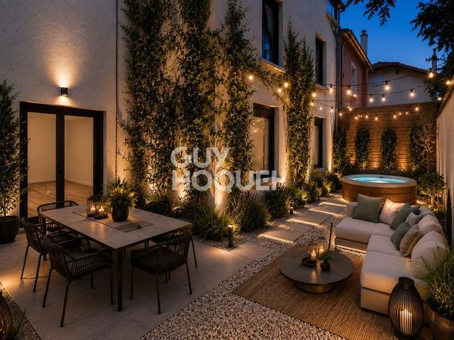 Maison 7 pièces 235 m²