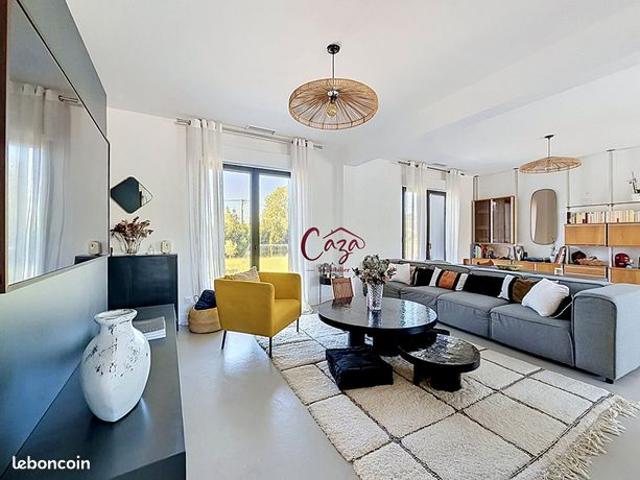 Maison 7 pièces 235 m²