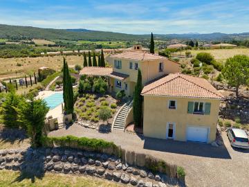 Maison 7 pièces 235 m²