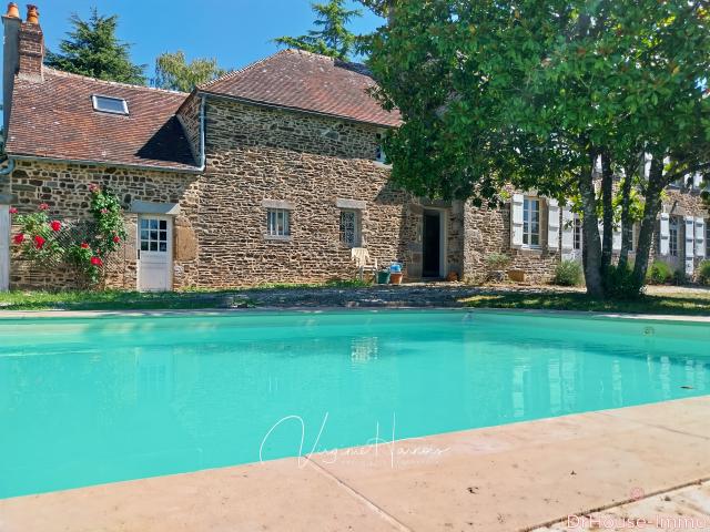 Maison 7 pièces 235 m²