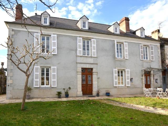 Maison 7 pièces 235 m²