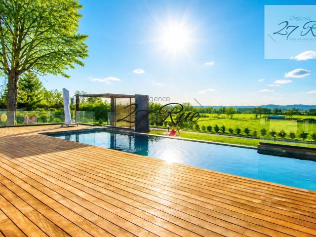 Maison 7 pièces 235 m²