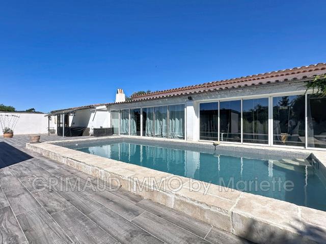 Maison 7 pièces 235 m²