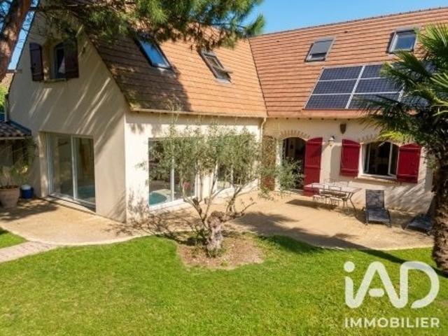 Maison 7 pièces 236 m²