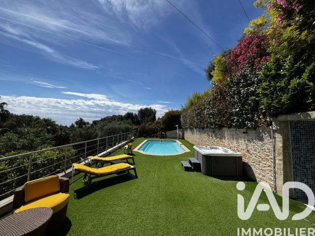 Maison 7 pièces 236 m²