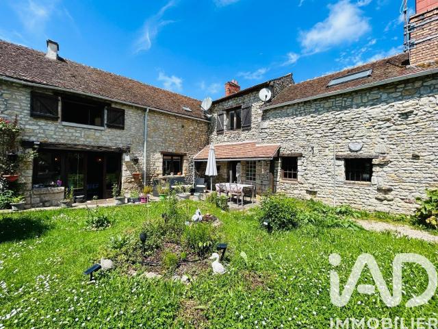 Maison 7 pièces 236 m²