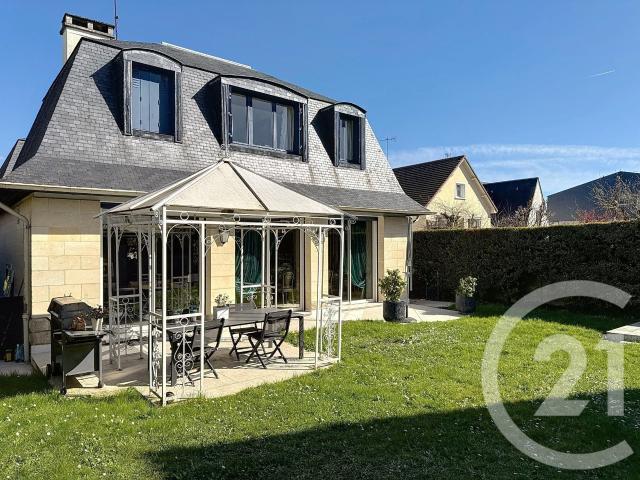 Maison 7 pièces 237 m²