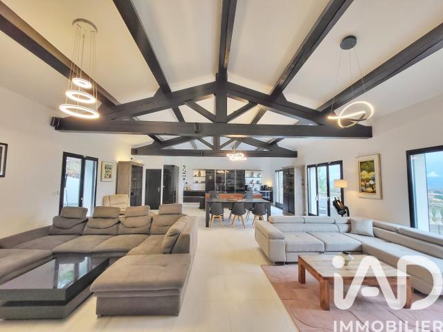 Maison 7 pièces 237 m²