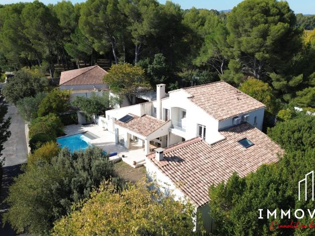 Maison 7 pièces 237 m²