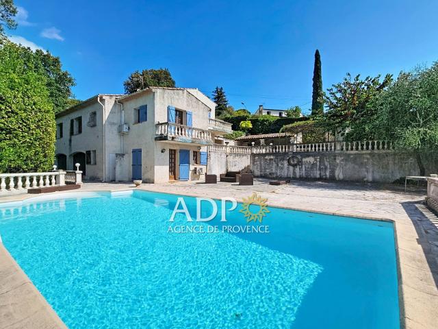 Maison 7 pièces 237 m²