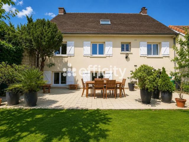 Maison 7 pièces 238 m²