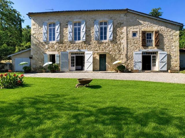 Maison 7 pièces 238 m²