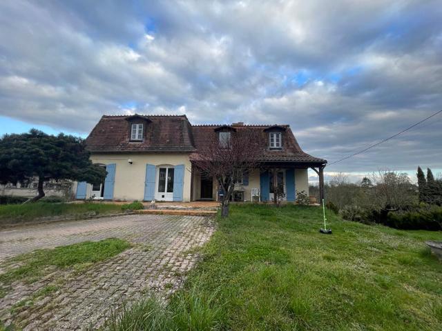 Maison 7 pièces 238 m²