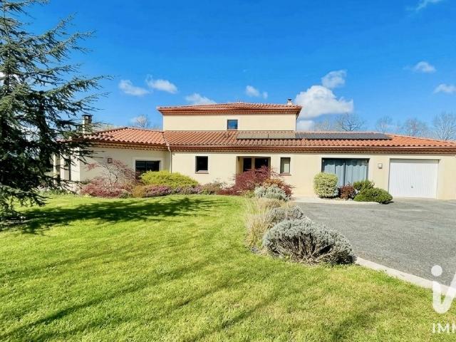Maison 7 pièces 238 m²