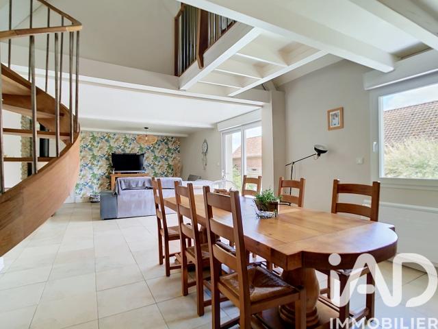 Maison 7 pièces 239 m²