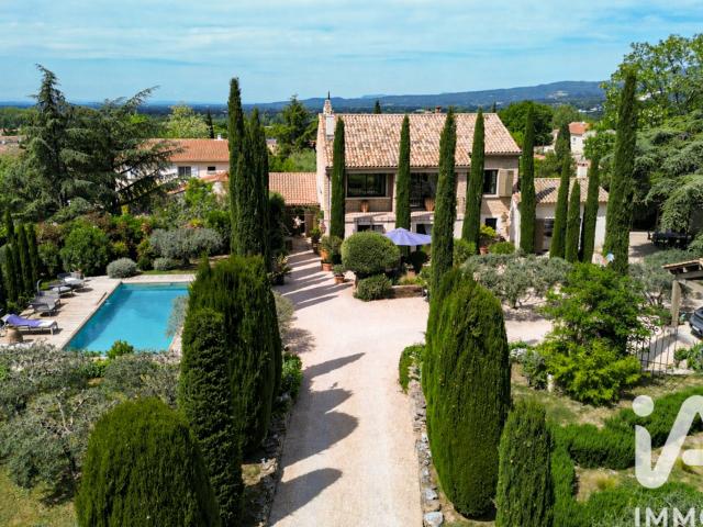 Maison 7 pièces 239 m²