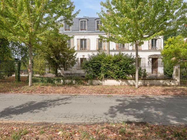 Maison 7 pièces 239 m²