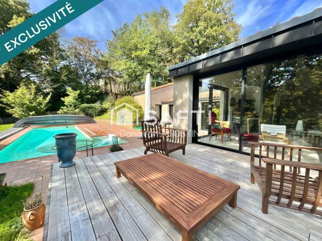 Maison 7 pièces 239 m²