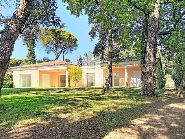 Maison 7 pièces 230 m²