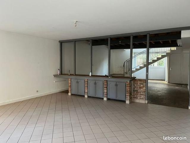 Maison 7 pièces 230 m²